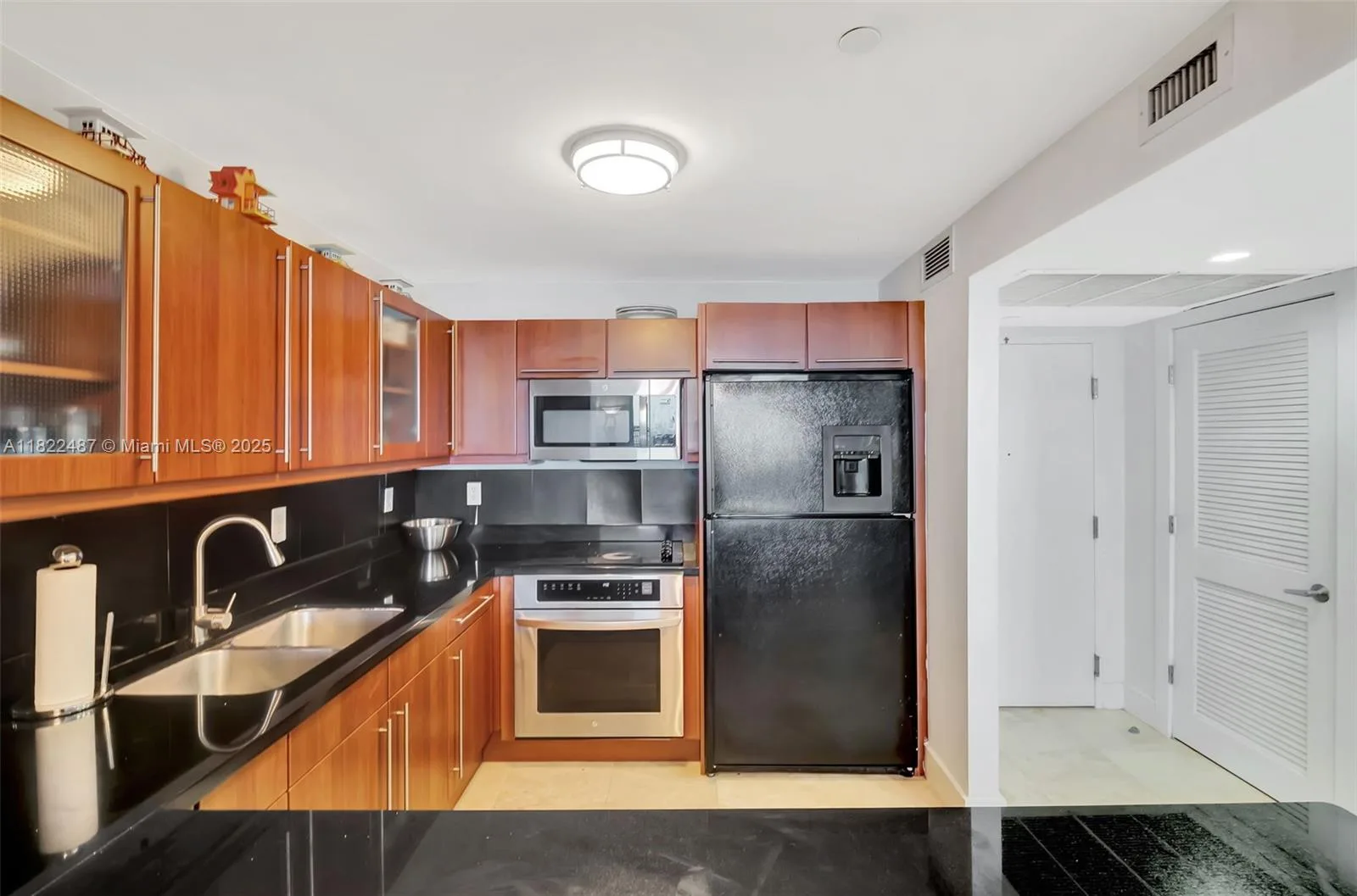 2301 Collins Ave # 1425, Miami Beach, FL 33139 photo 5