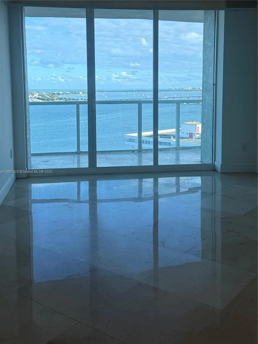 218 SE 14th St # 2203, Miami, FL 33131 photo 2