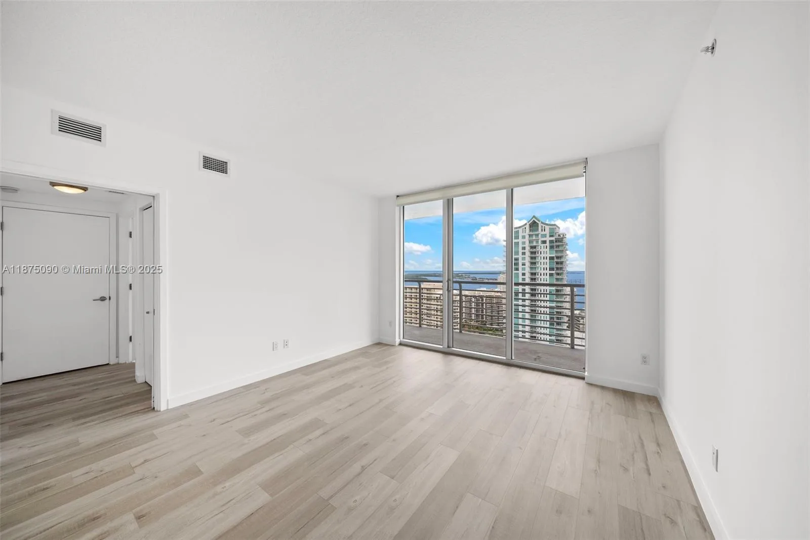 325 S Biscayne Blvd # 3819, Miami, FL 33131