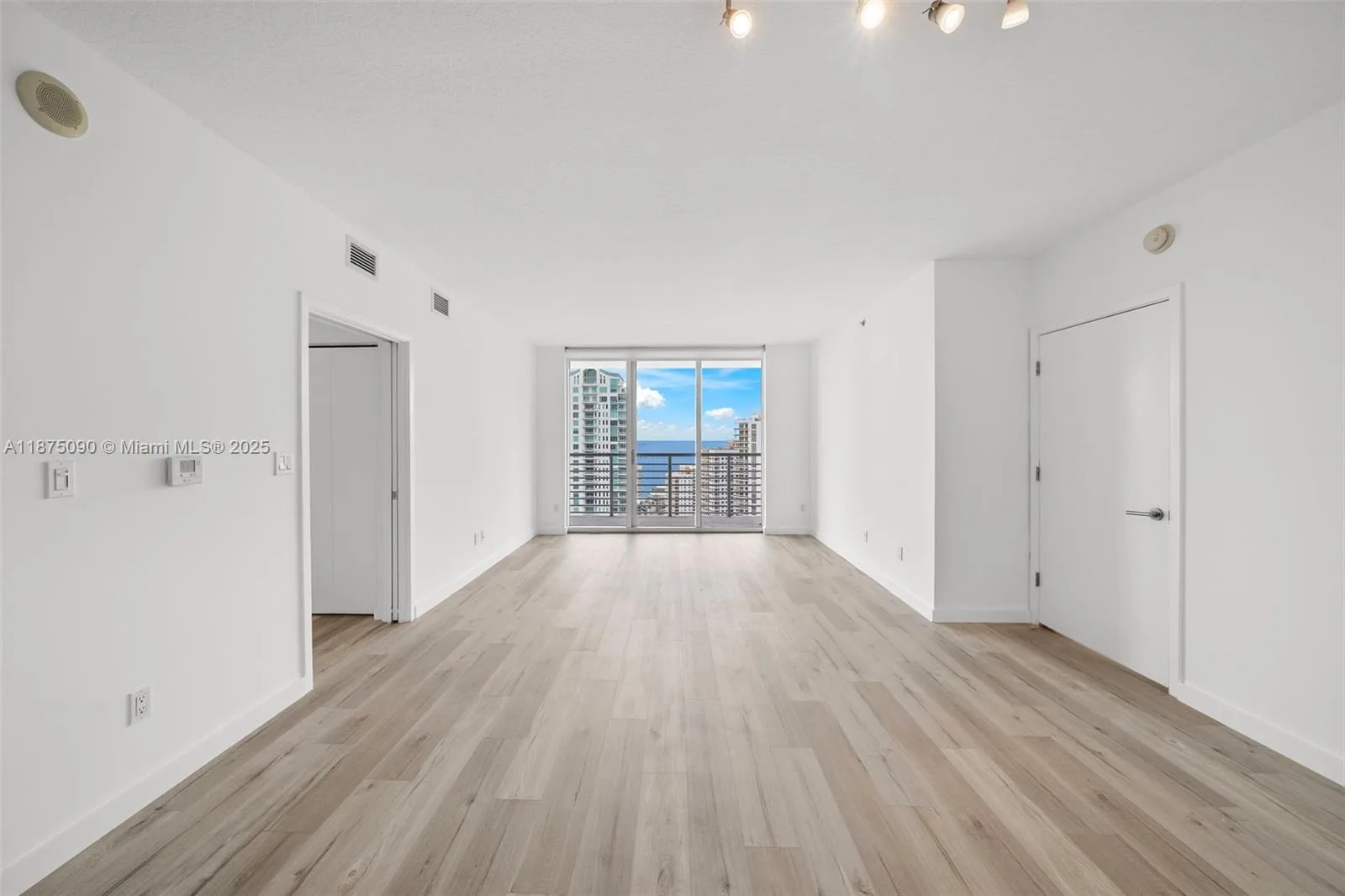 325 S Biscayne Blvd # 3819, Miami, FL 33131 photo 12