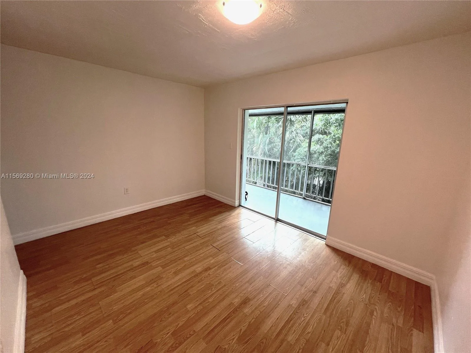 2828 Jackson ST # B8, Fort Myers, FL 33901 photo 2