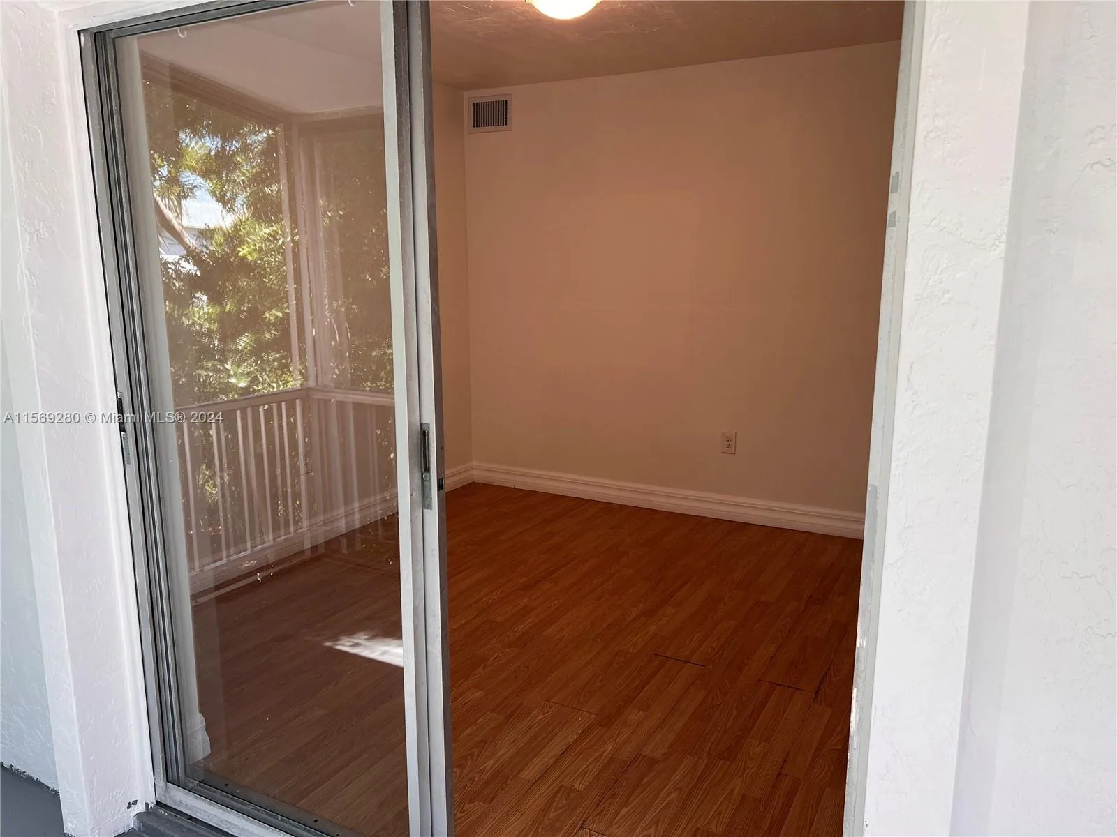 2828 Jackson ST # B8, Fort Myers, FL 33901 photo 4