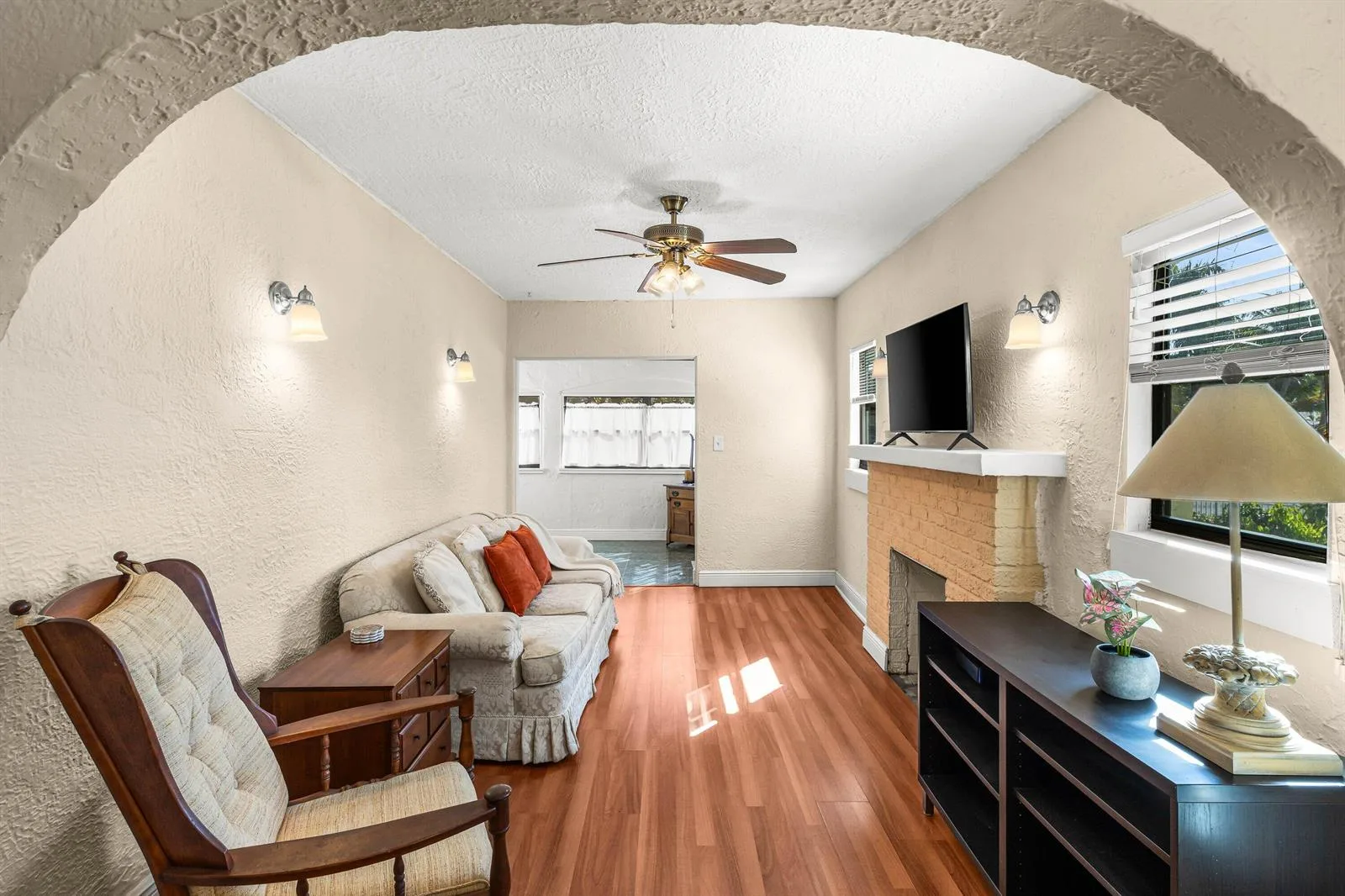 921 S M Street, FL 33460 photo 6