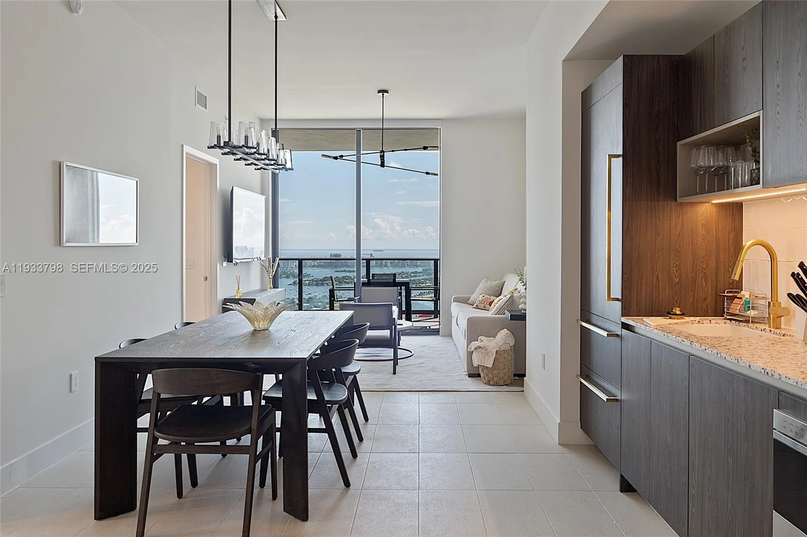 159 NE 6th St # 5015, Miami, FL 33132 photo 3