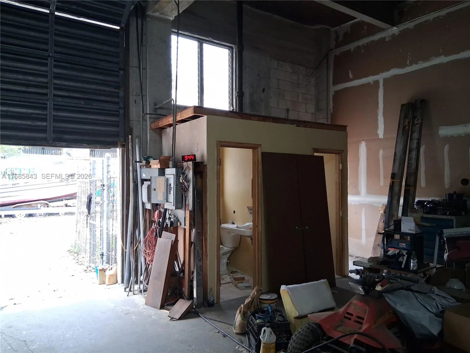 Listing photo 11