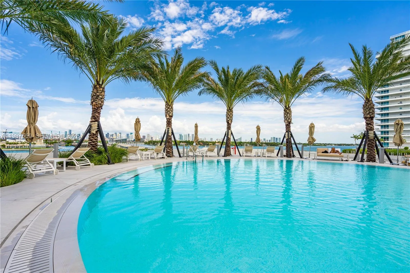 450 Alton Rd # 2005, Miami Beach, FL 33139 photo 2