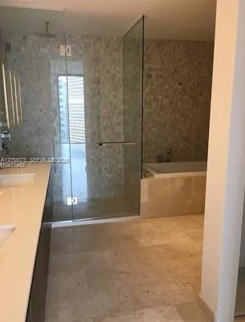 88 SW 7th St # 2603, Miami, FL 33130 photo 6