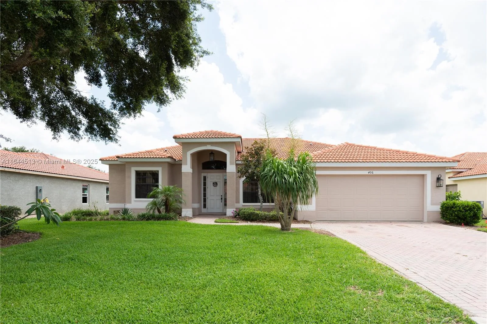 406 Cinnamom Dr, Kissimmee, FL 34759 photo 2