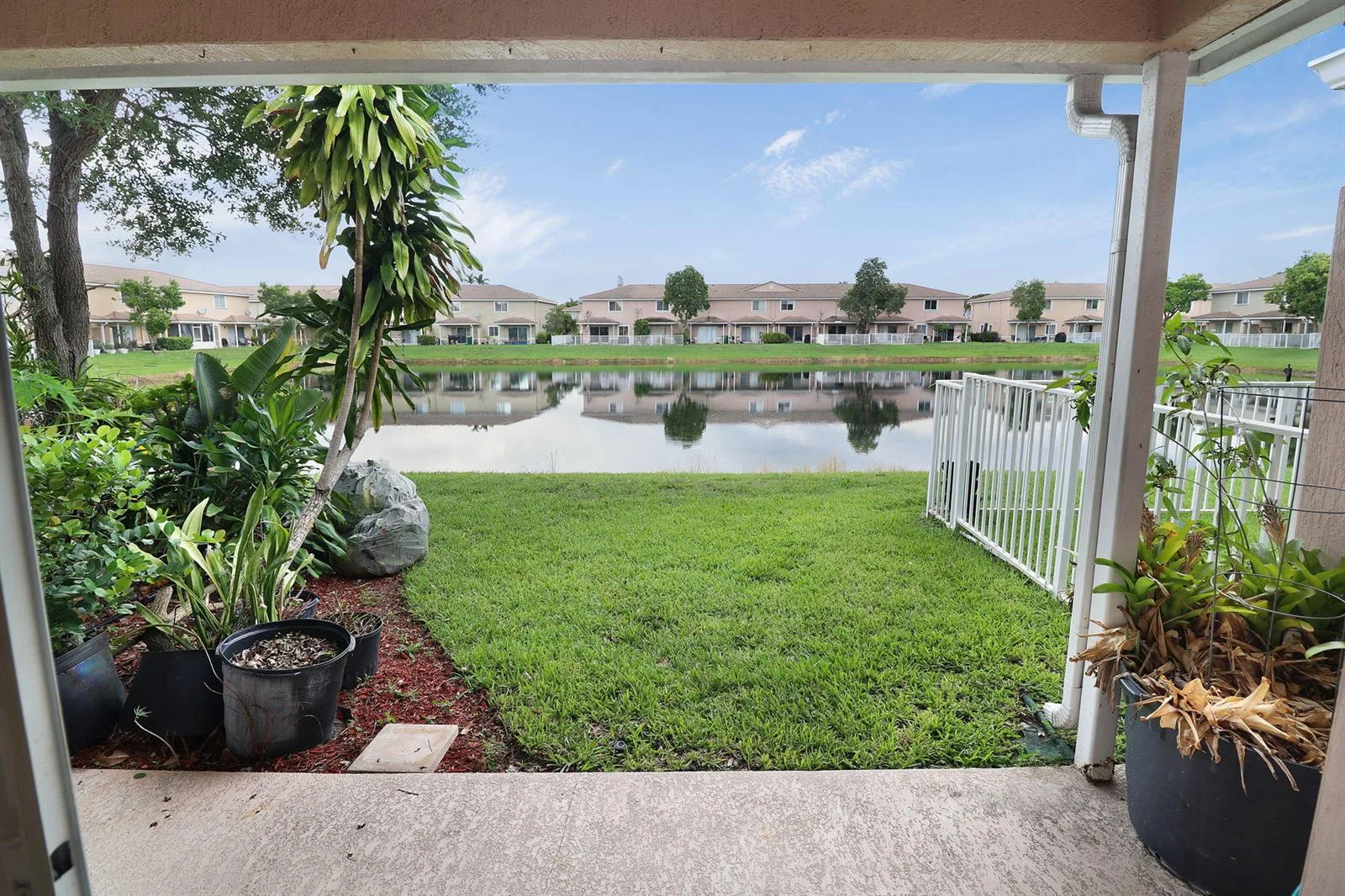 5930 ROYAL Way, Tamarac, FL 33321 photo 2