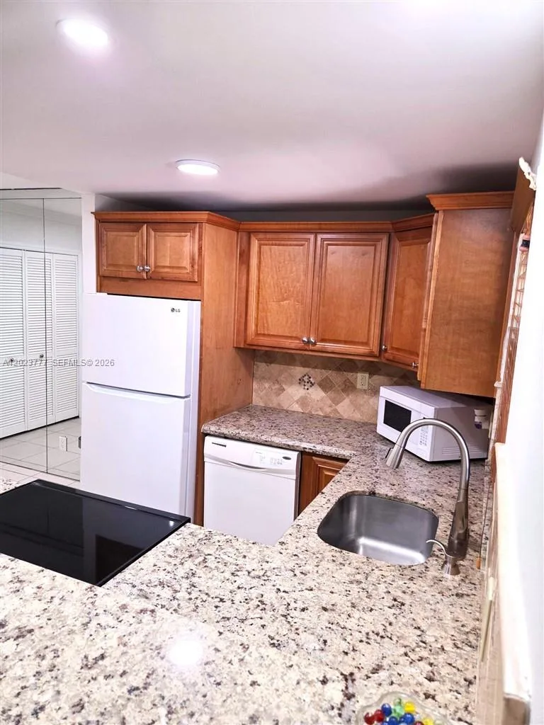2400 NE 10th St # 104, Pompano Beach, FL 33062 photo 6