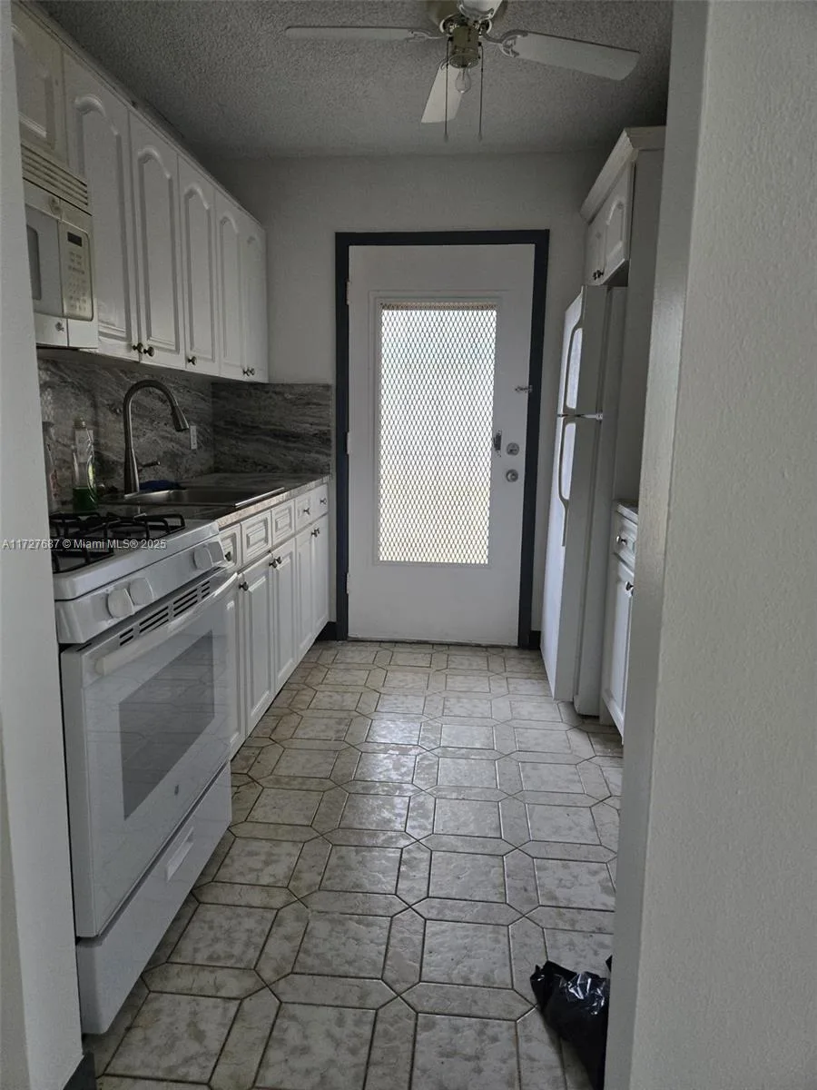 160 NE 203rd Ter # 18, Miami Gardens, FL 33179 photo 4