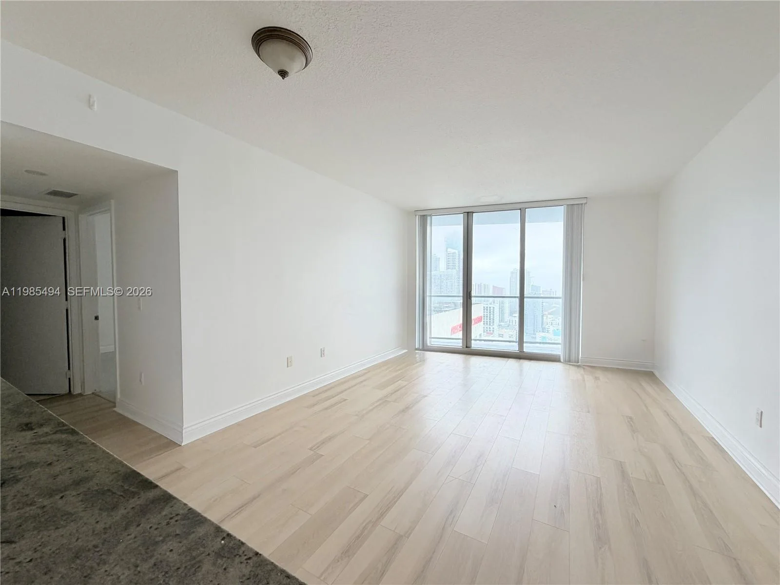 185 SW 7th St # 3304, Miami, FL 33130 photo 4