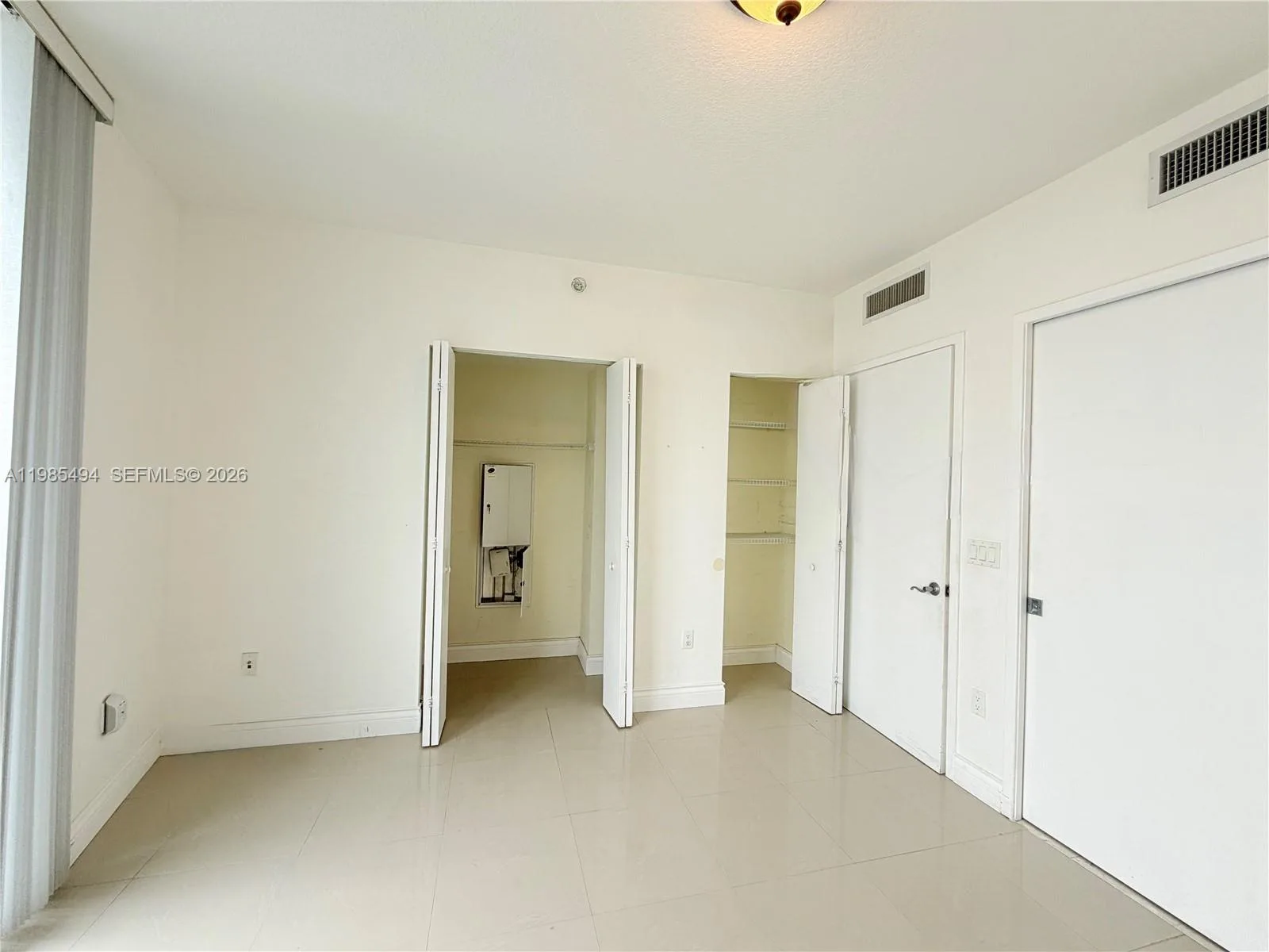 185 SW 7th St # 3304, Miami, FL 33130 photo 6