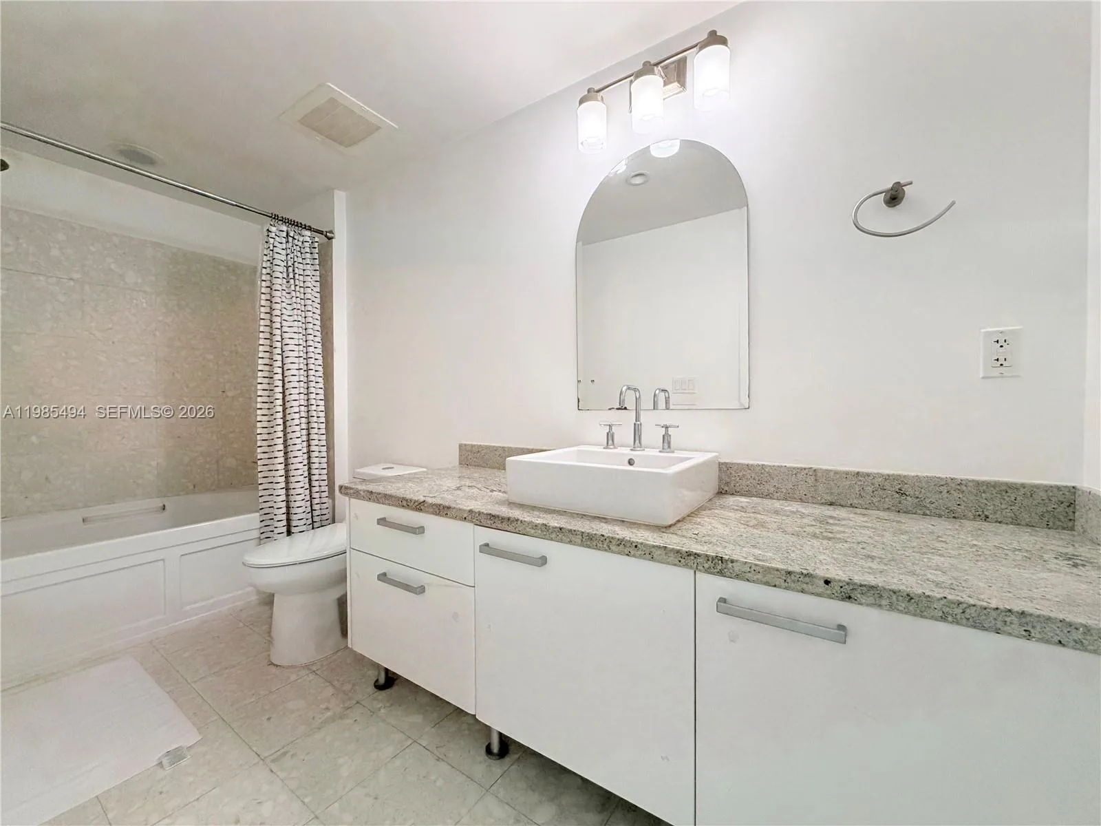 185 SW 7th St # 3304, Miami, FL 33130 photo 7