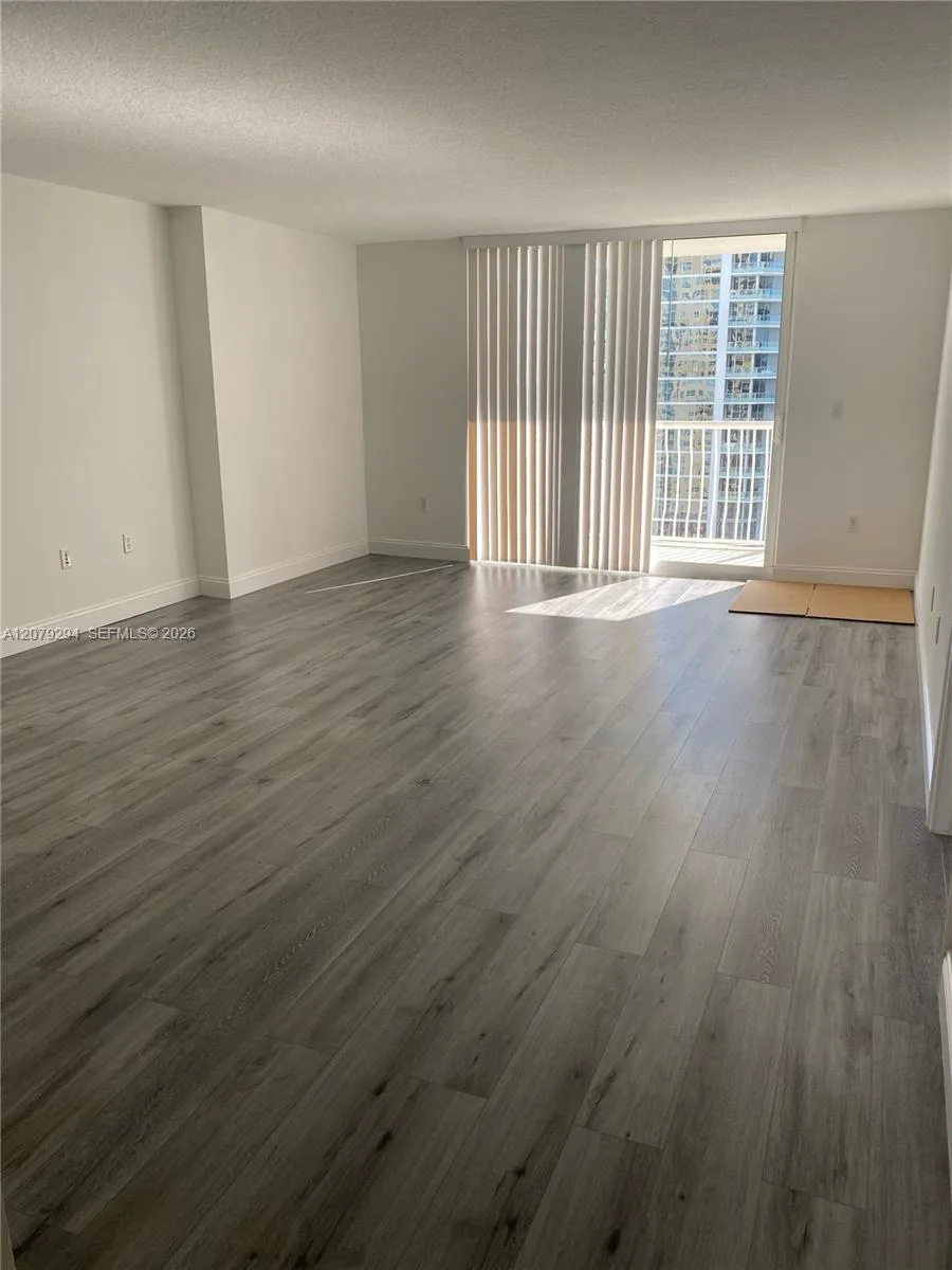1200 Brickell Bay Dr # 2303, Miami, FL 33131 photo 7