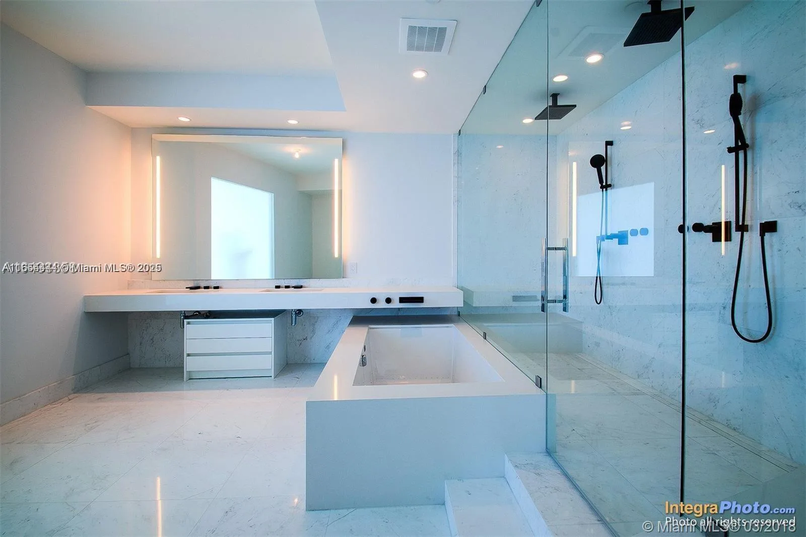 18555 Collins Ave # 5001, Sunny Isles Beach, FL 33160 photo 11