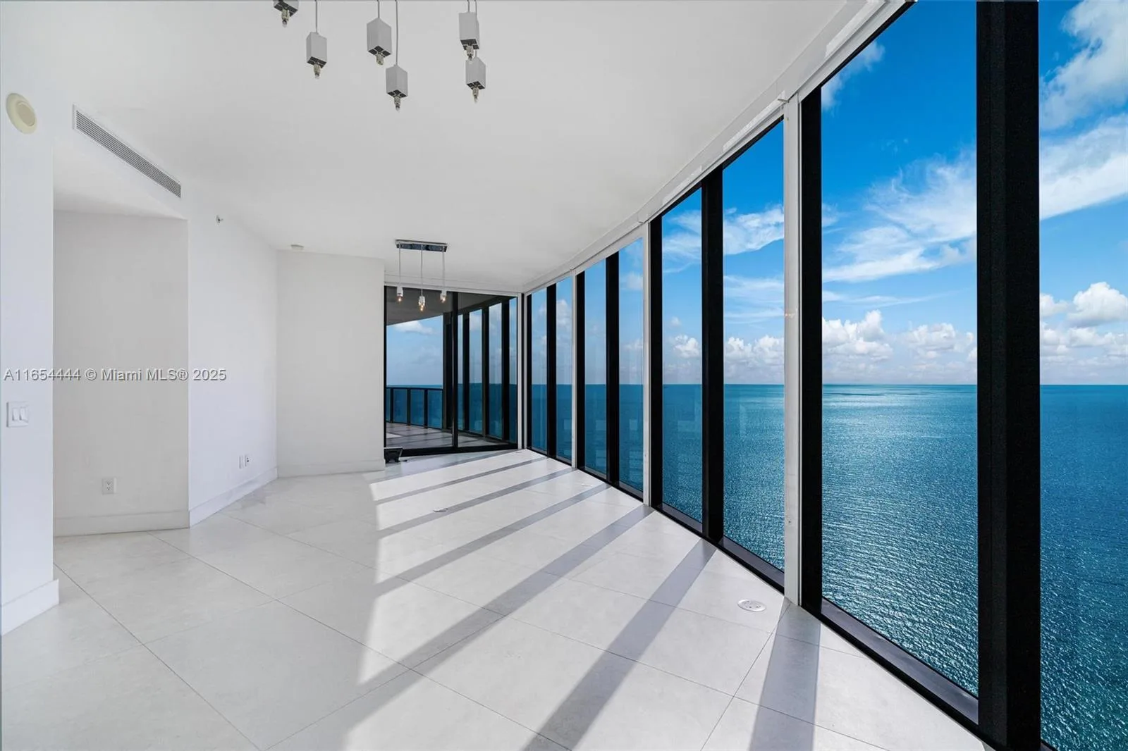 18555 Collins Ave # 5001, Sunny Isles Beach, FL 33160 photo 2