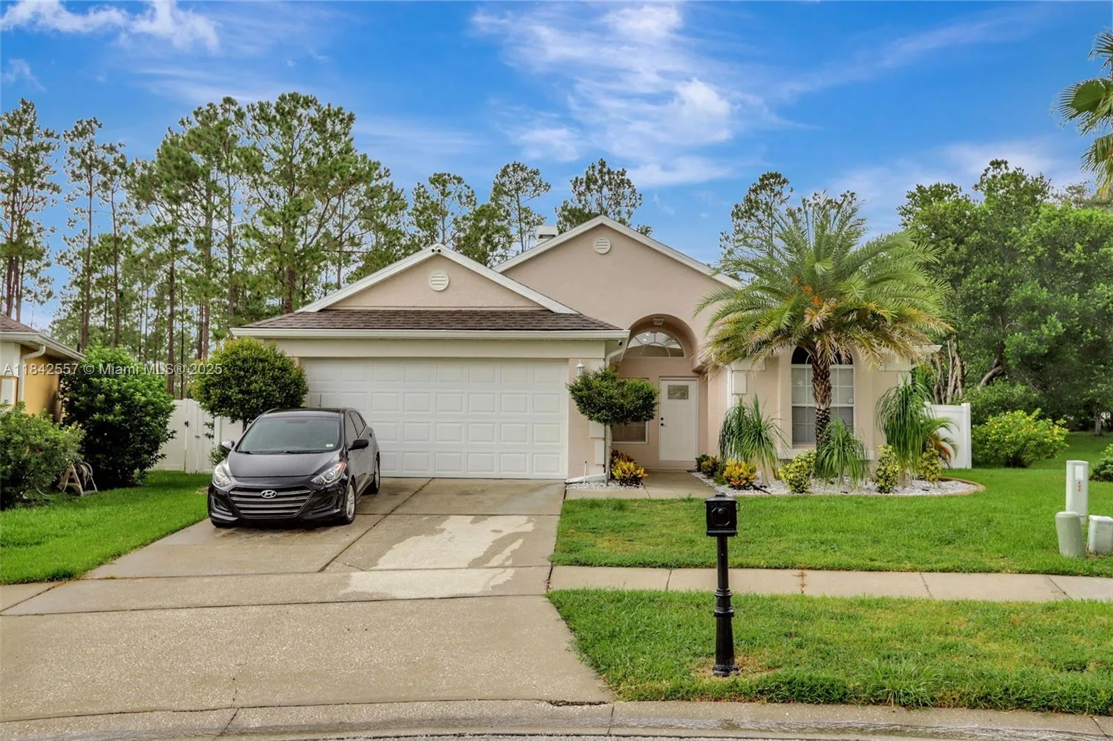 502 Oxford Dr, Davenport, FL 33897