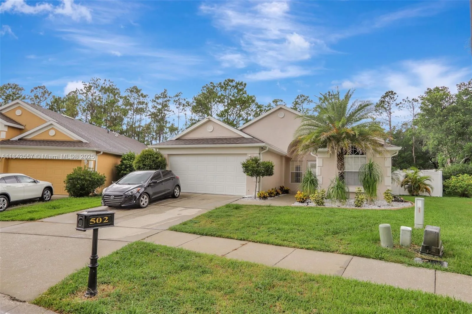 502 Oxford Dr, Davenport, FL 33897 photo 2