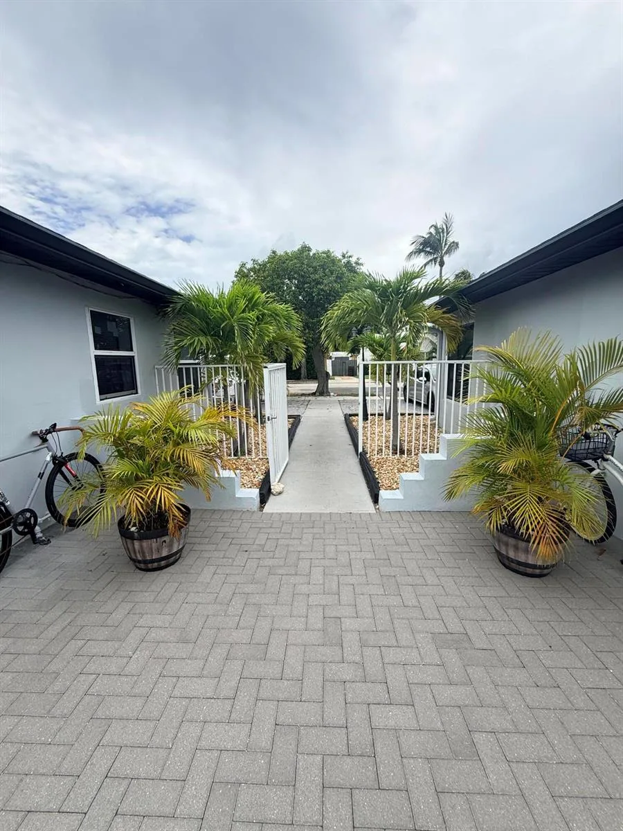 220 Walton Boulevard # Unit 2, West Palm Beach, FL 33405