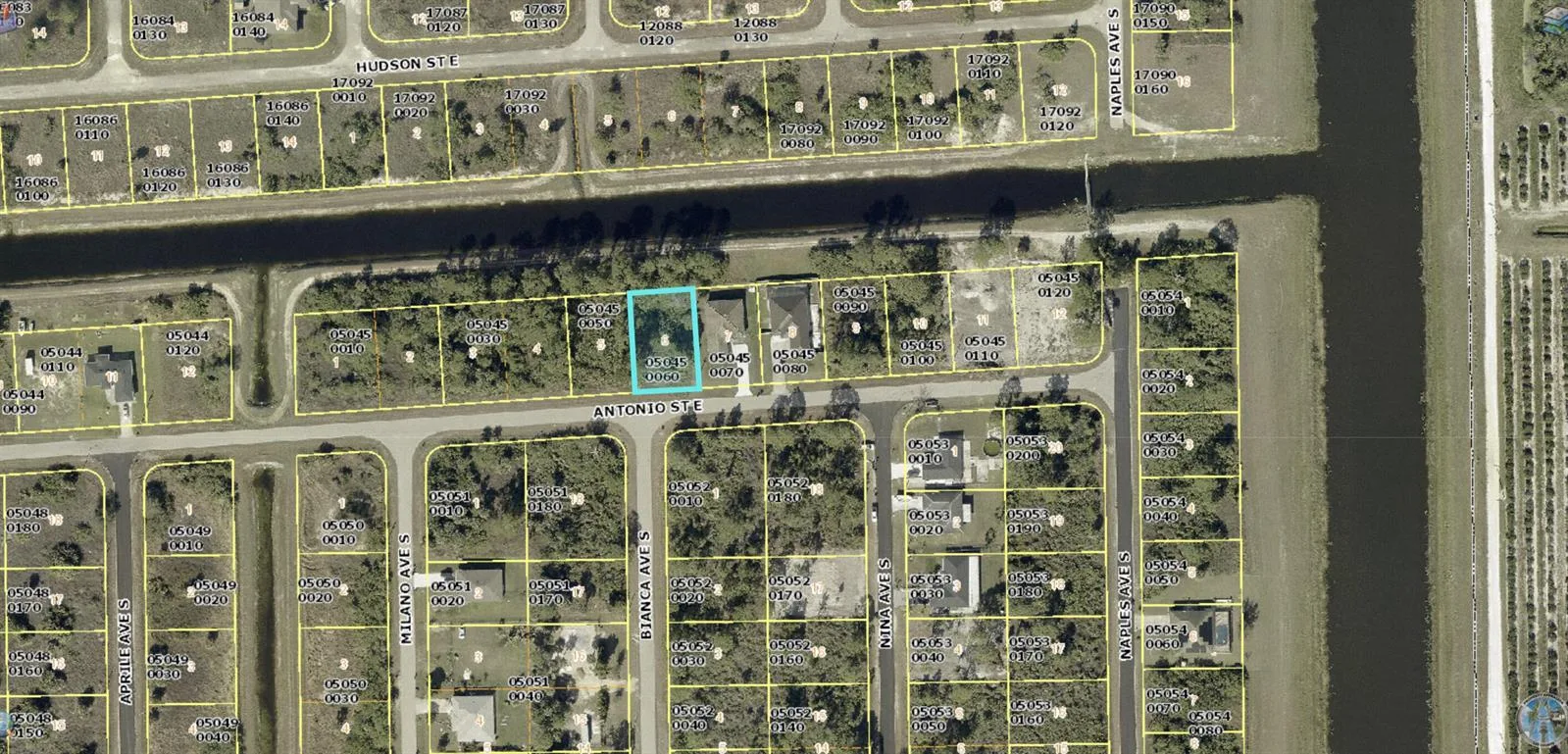 1237 Antonio Street E, Lehigh Acres, FL 33974 photo 2