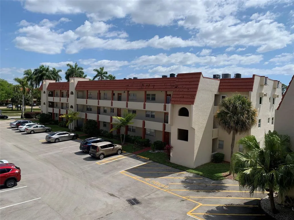 8080 N Sunrise Lakes N # 303, Sunrise, FL 33322