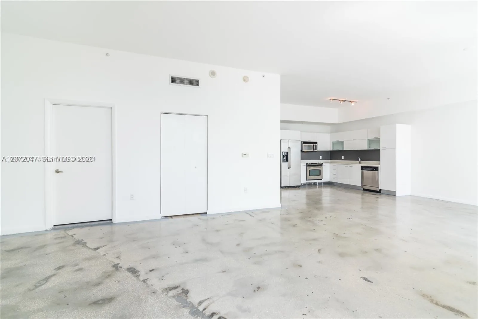 133 NE 2nd Ave # 2808, Miami, FL 33132 photo 2
