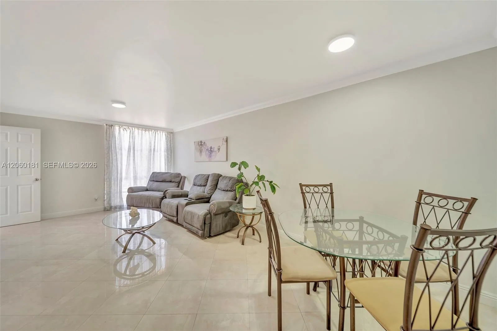 200 172nd St # 220, Sunny Isles Beach, FL 33160 photo 2