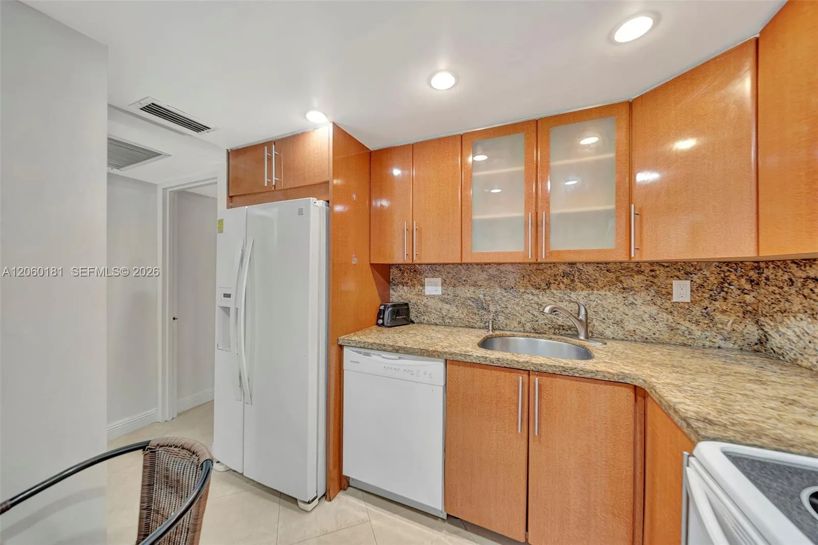 200 172nd St # 220, Sunny Isles Beach, FL 33160 photo 6
