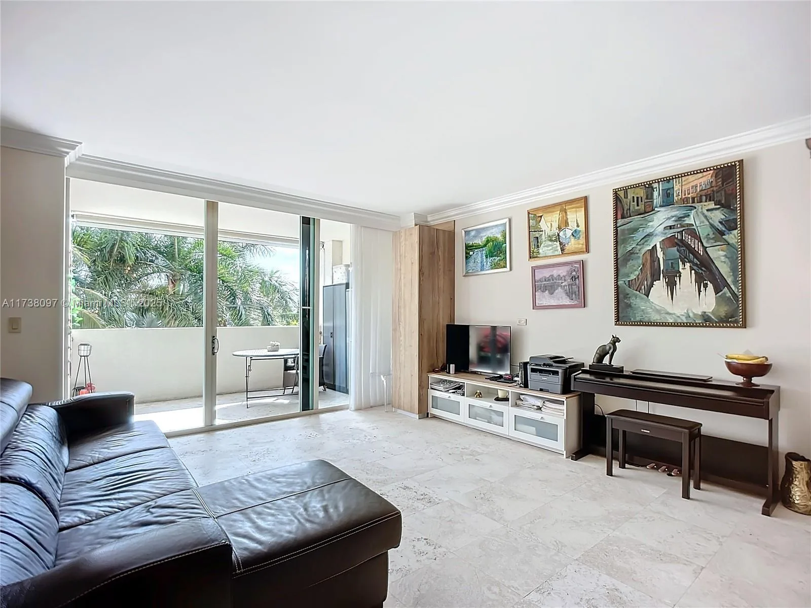 3400 SW 27th Avenue # 302, Miami, FL 33133