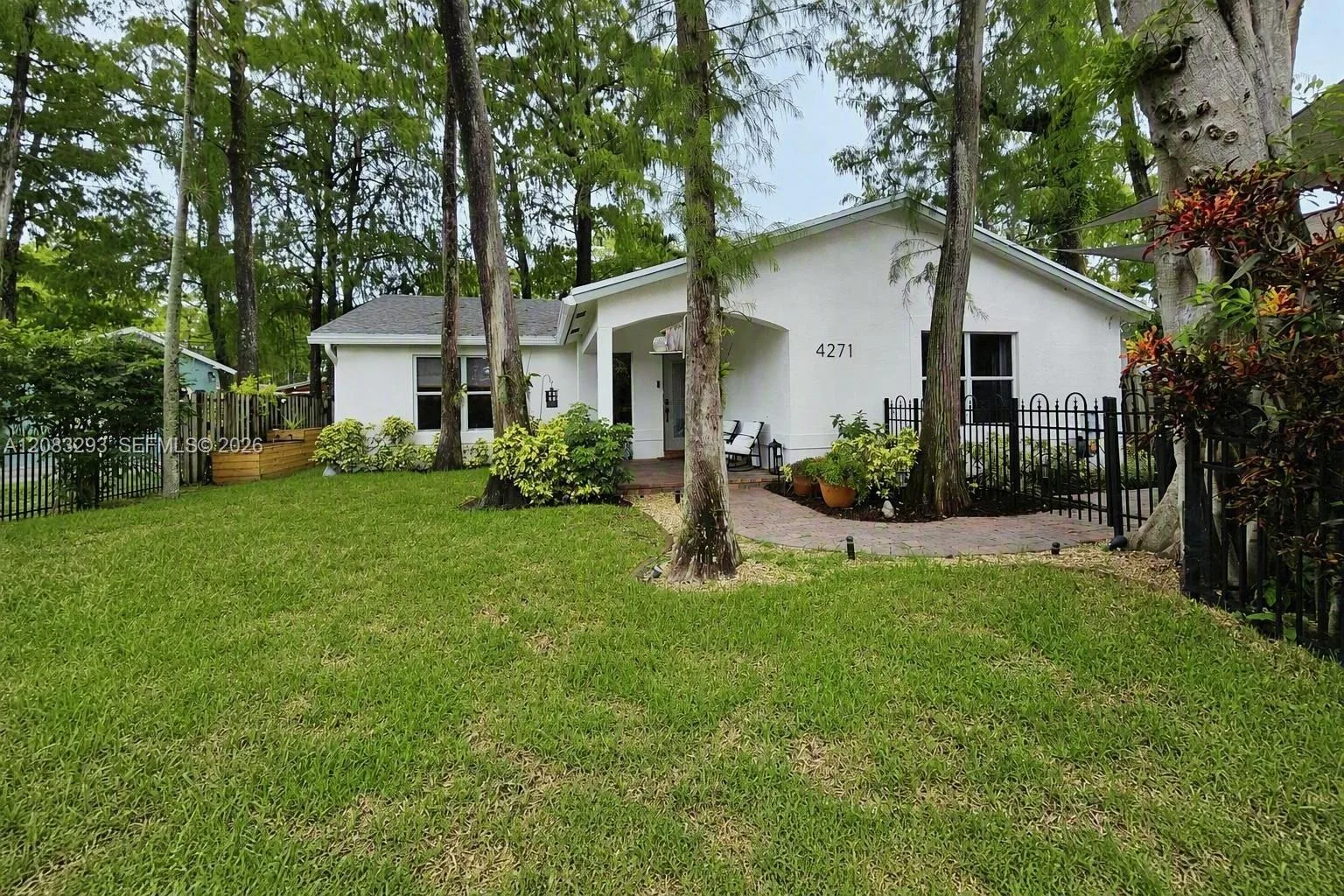 4271 NW 20th Ave, Oakland Park, FL 33309