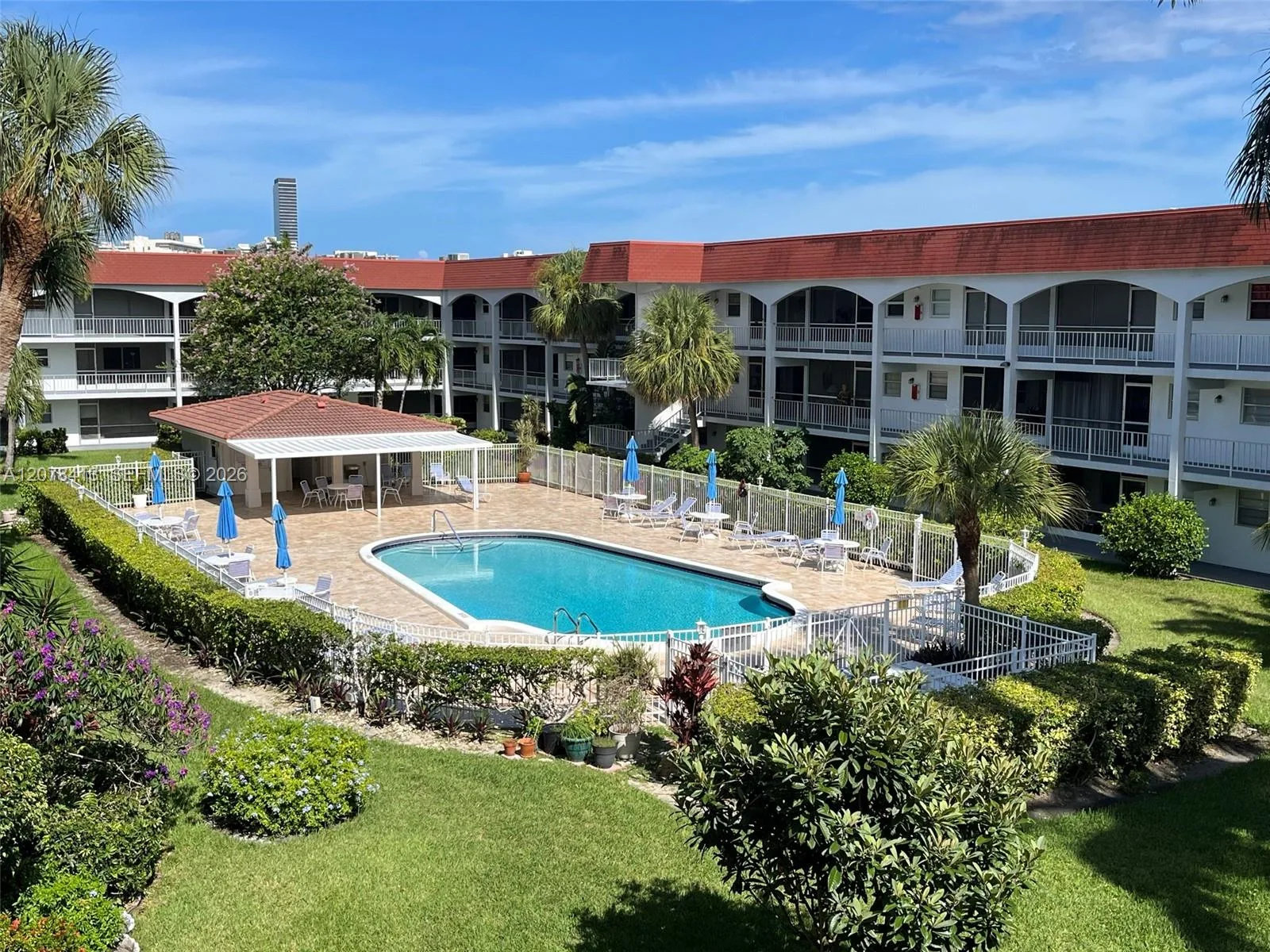 581 Blue Heron Dr # 307-B, Hallandale Beach, FL 33009