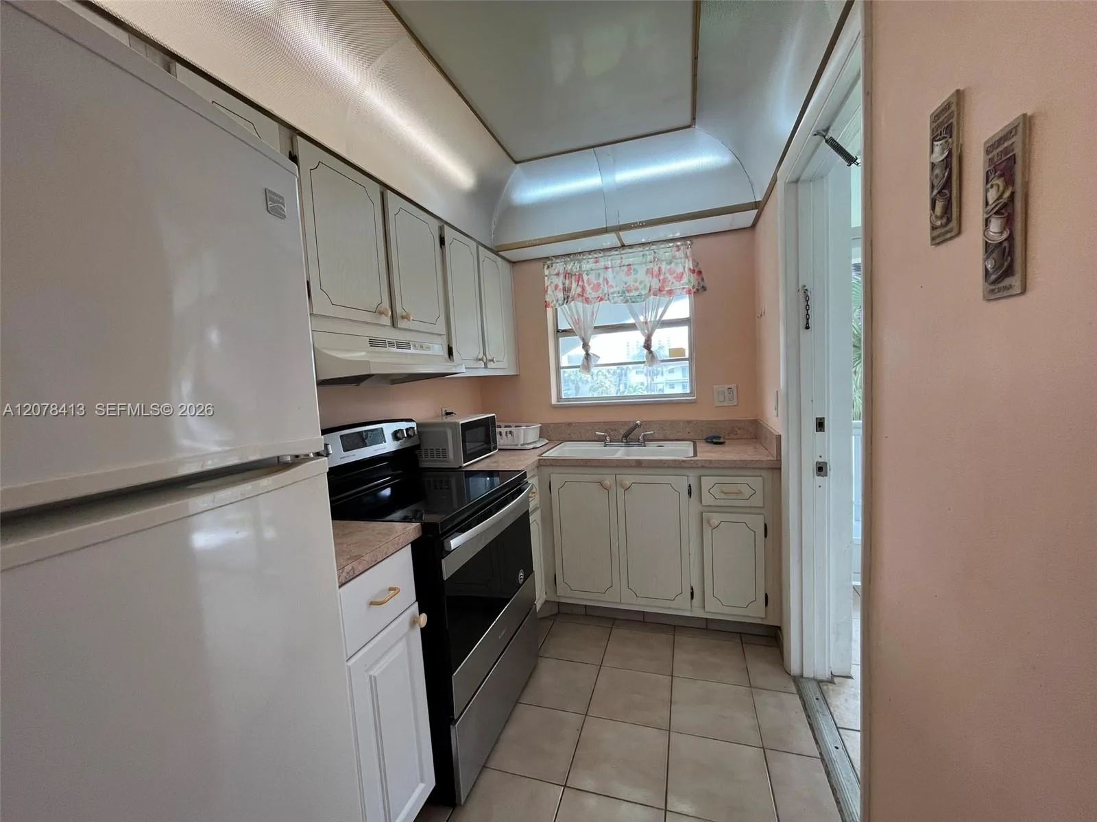 581 Blue Heron Dr # 307-B, Hallandale Beach, FL 33009 photo 12