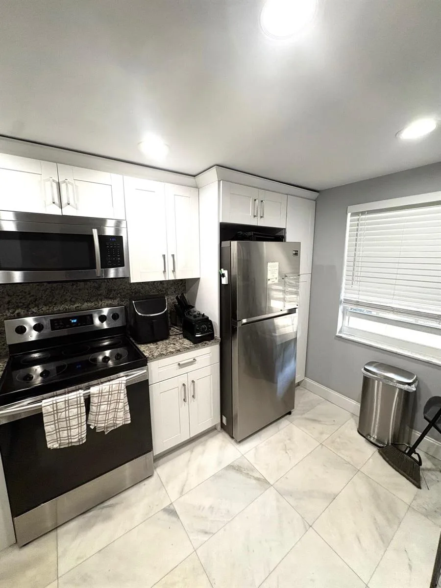 605 OAKS Drive # 304, Pompano Beach, FL 33069 photo 4