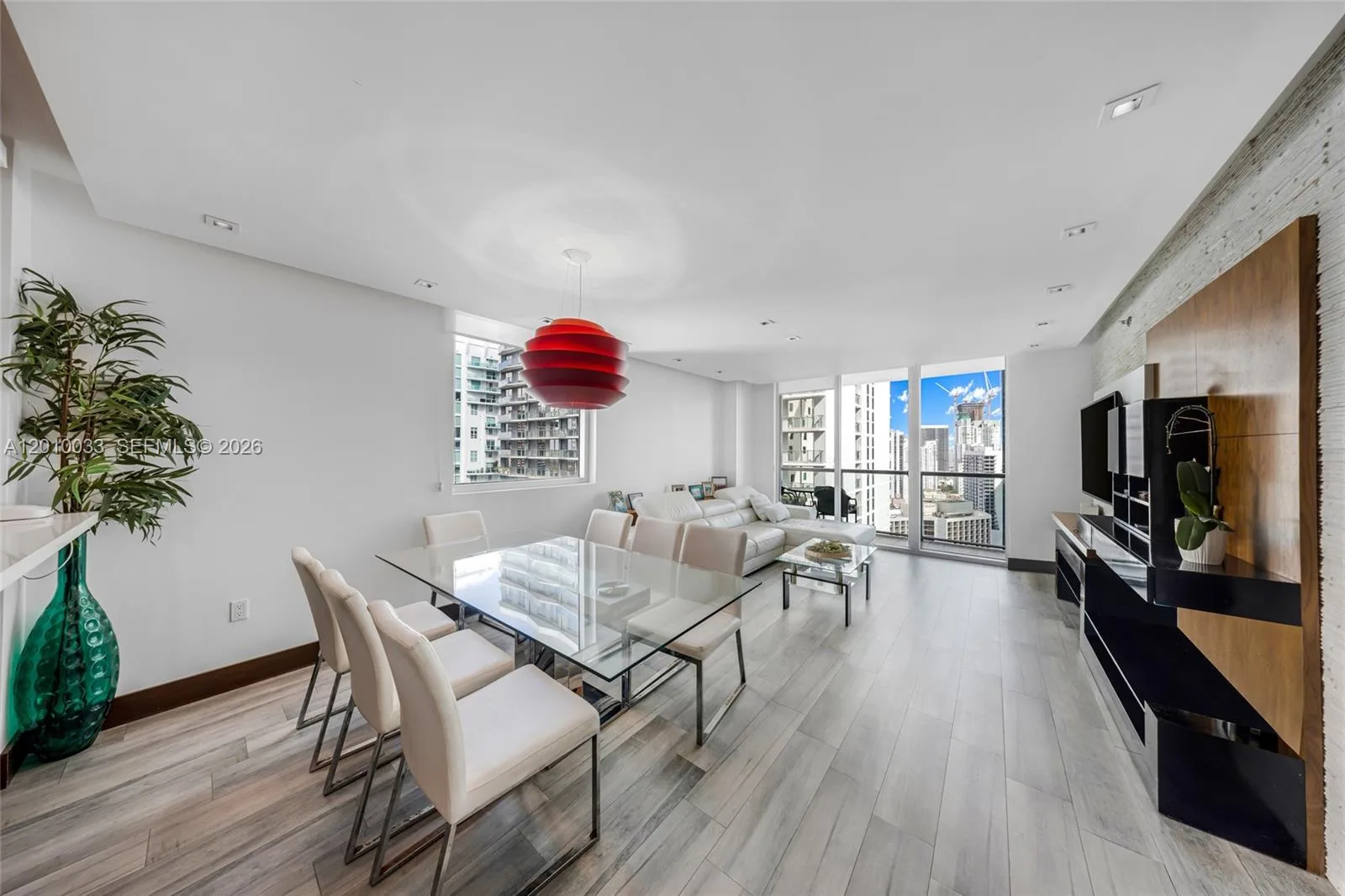500 Brickell Ave # 3707, Miami, FL 33131 photo 4