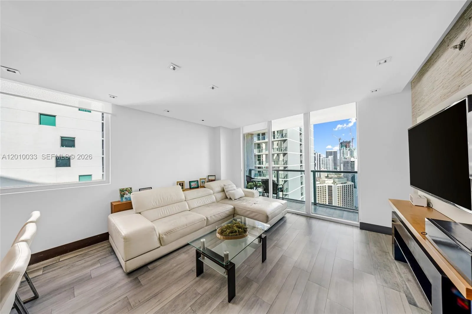 500 Brickell Ave # 3707, Miami, FL 33131 photo 6
