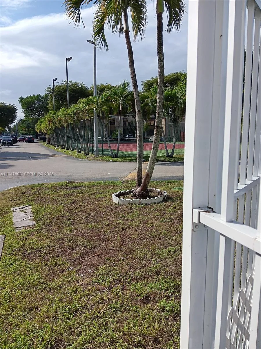 271 W Park Dr # 1-7, Miami, FL 33172 photo 5