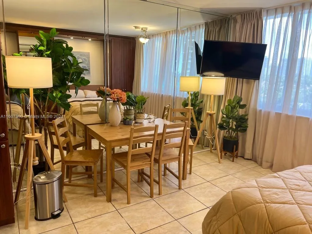 19201 Collins Ave # 428, Sunny Isles Beach, FL 33160 photo 4
