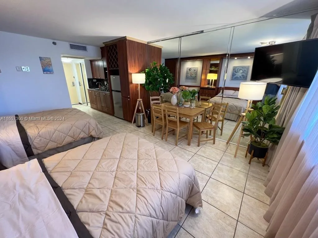 19201 Collins Ave # 428, Sunny Isles Beach, FL 33160 photo 5