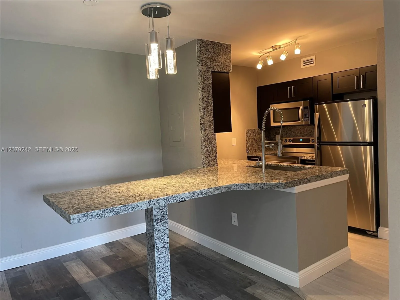 2803 N Oakland Forest Dr # 206, Oakland Park, FL 33309