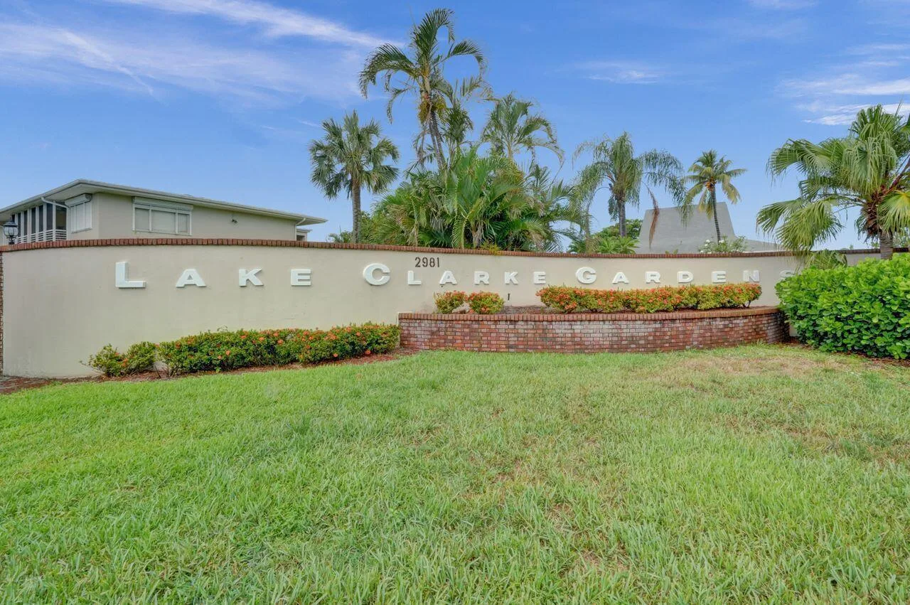 2812 S Garden Dr # 304, Lake Worth, FL 33461 photo 2