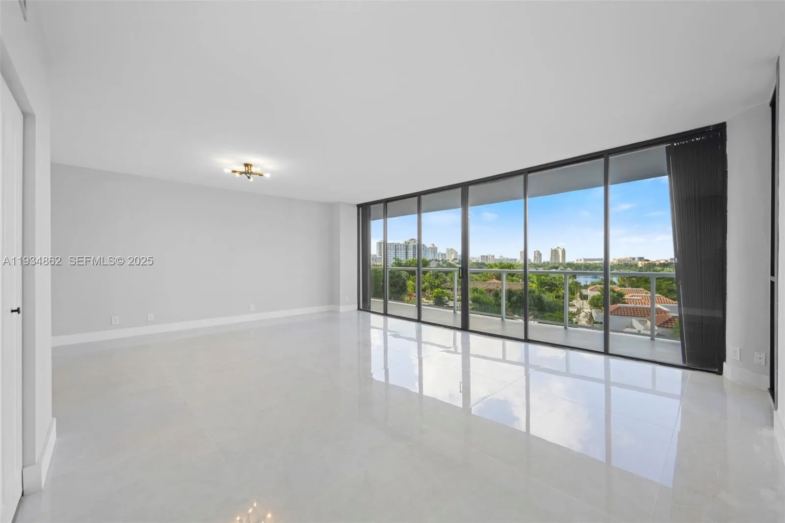 20281 E Country Club Dr # 501, Aventura, FL 33180