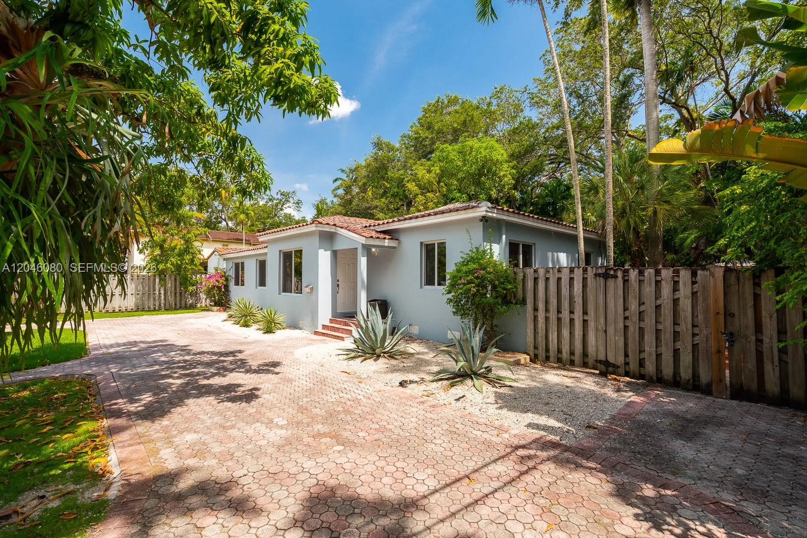 2215 Tequesta Ln, Miami, FL 33133 photo 2