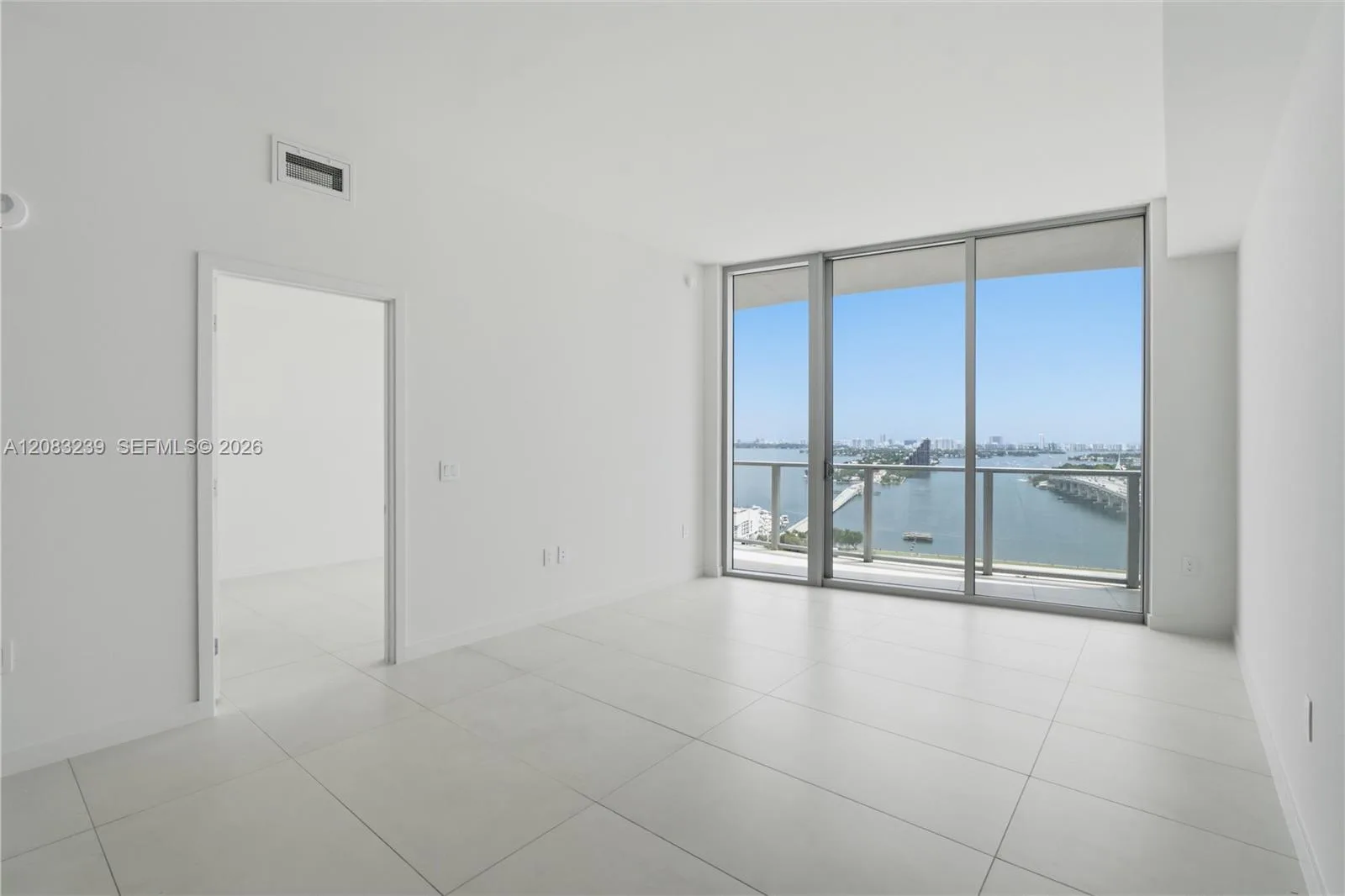 1400 Biscayne Blvd # 2104, Miami, FL 33132