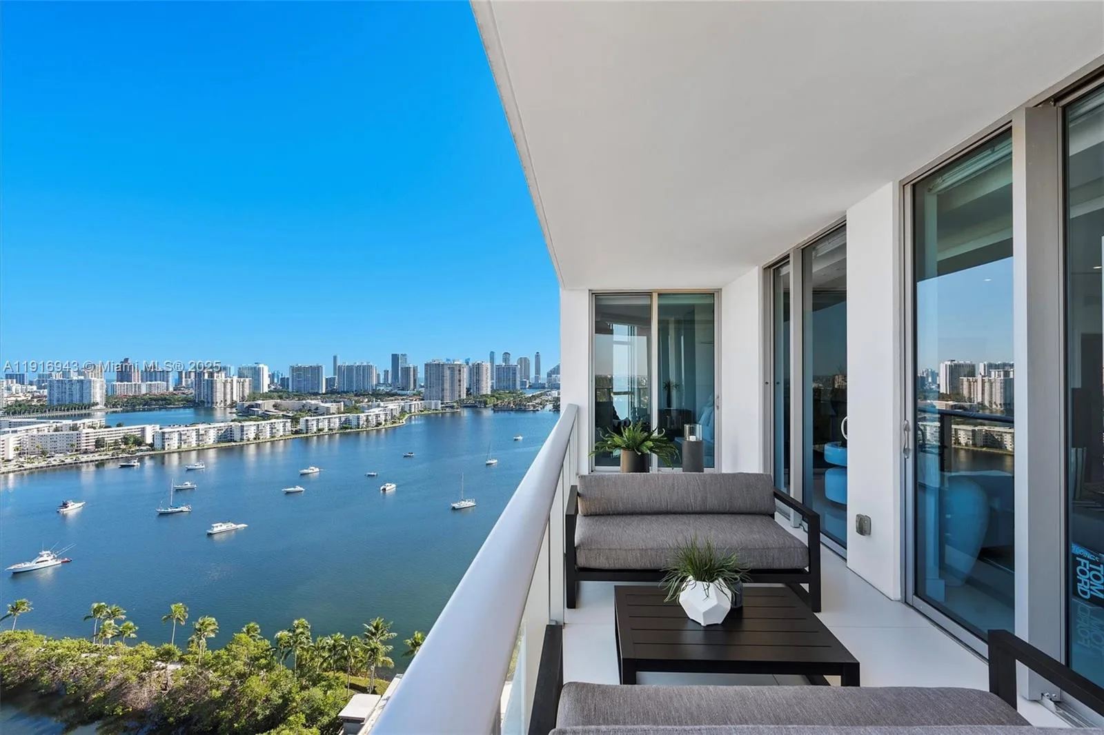 17301 Biscayne Blvd # 2202, North Miami Beach, FL 33160 photo 3