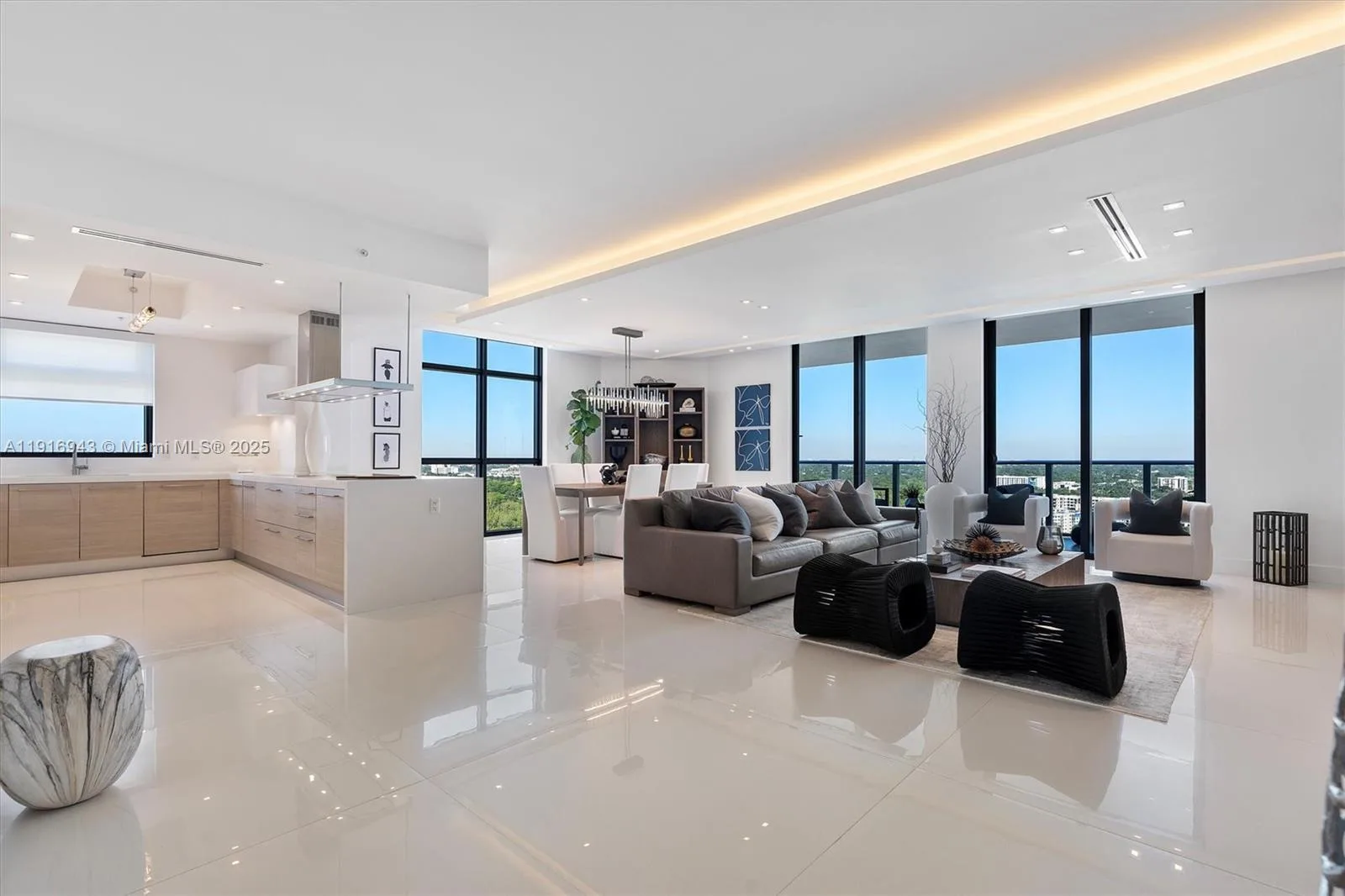 17301 Biscayne Blvd # 2202, North Miami Beach, FL 33160 photo 4
