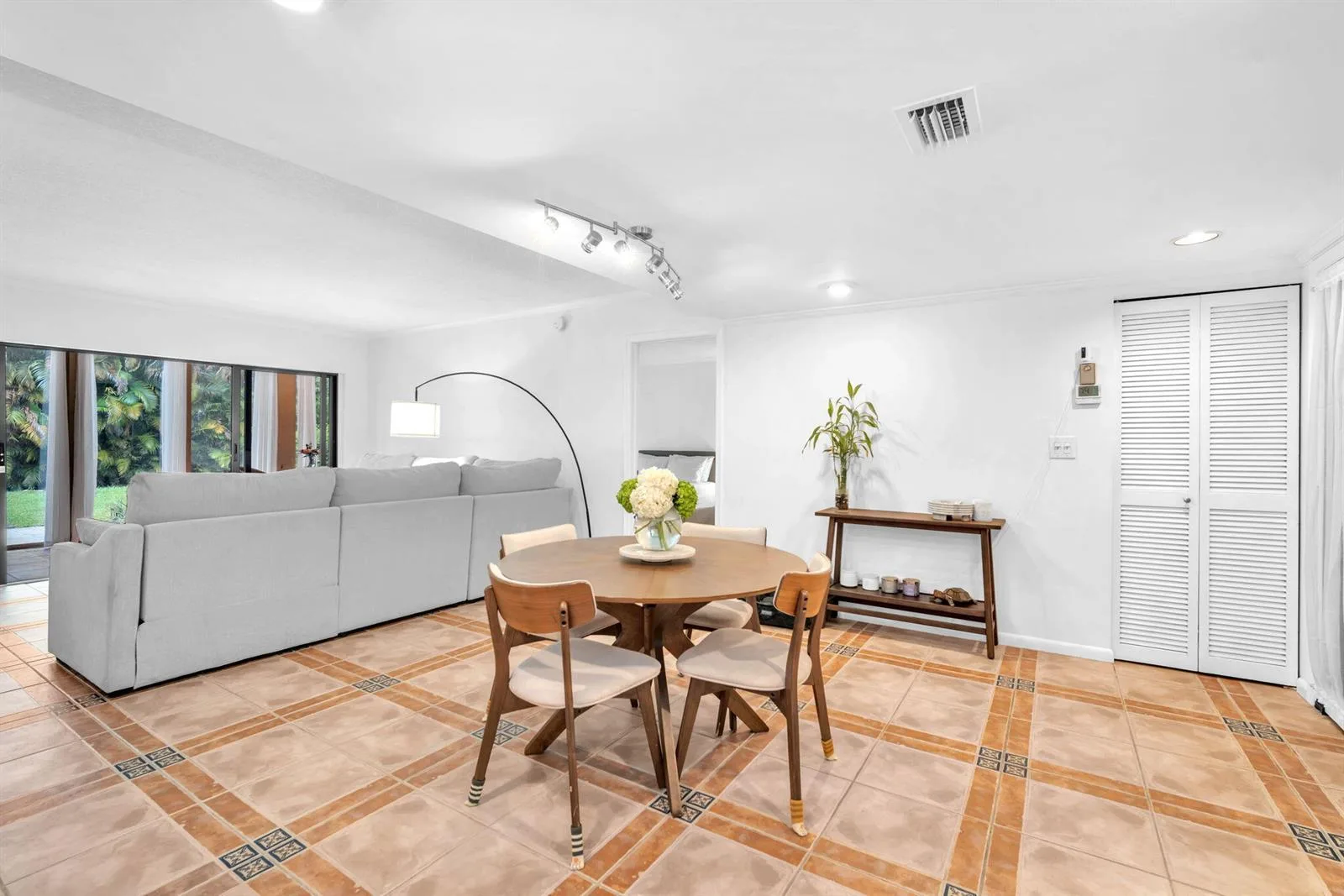 1823 Presidential Way # E101, West Palm Beach, FL 33401 photo 11
