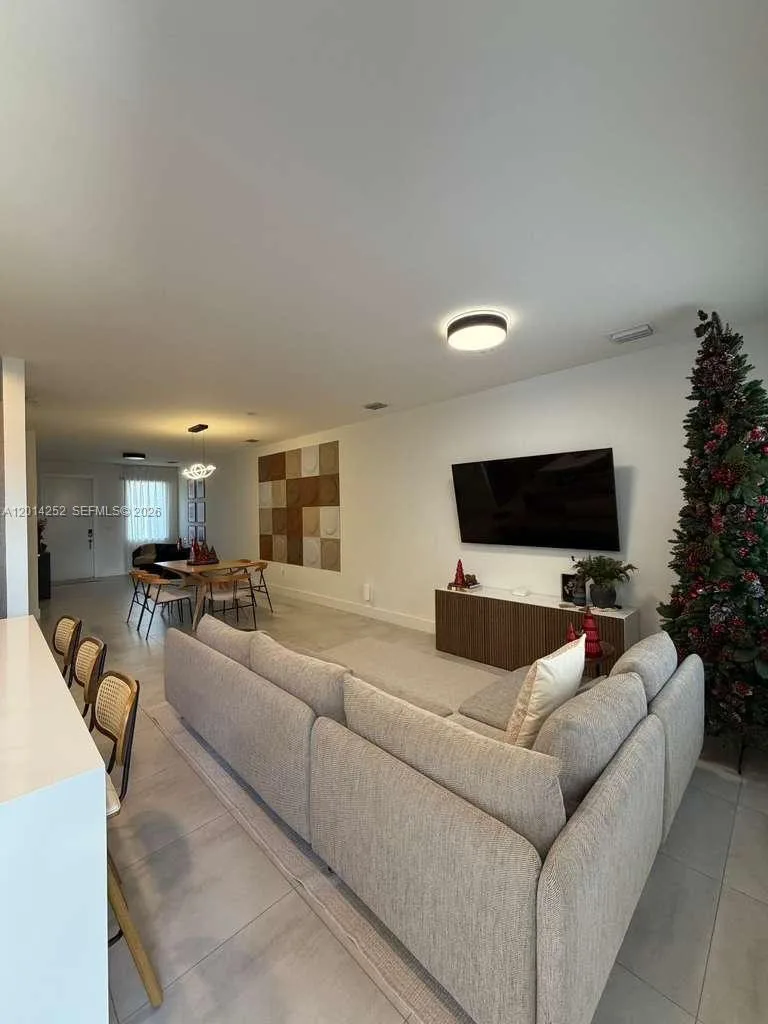 7187 NW 103 PATH # 7187, Miami, FL 33178 photo 5
