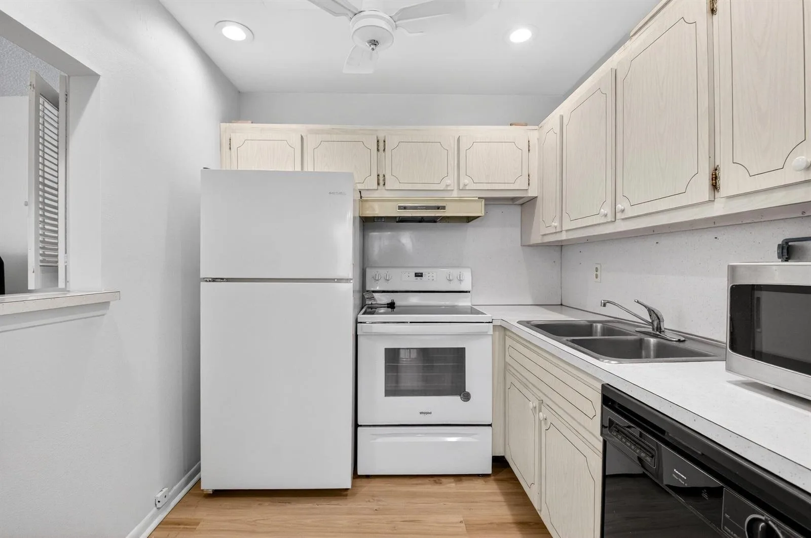 480 Horizon W # 205, Boynton Beach, FL 33435 photo 8