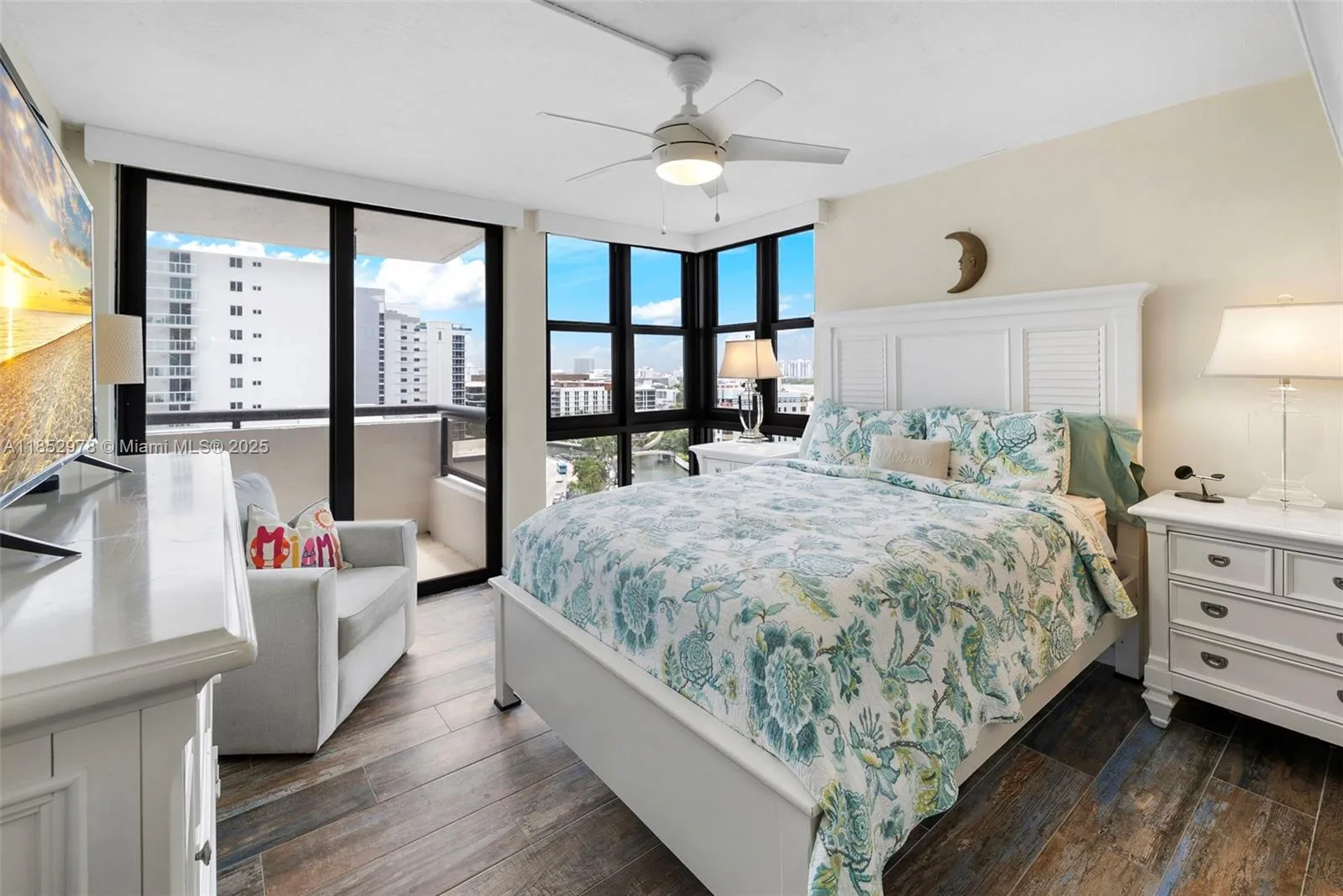 2555 Collins Ave # 1414, Miami Beach, FL 33140 photo 11